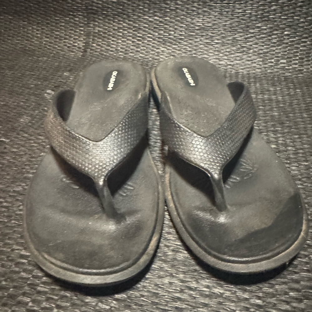 Okabashi Black Textured Sandals